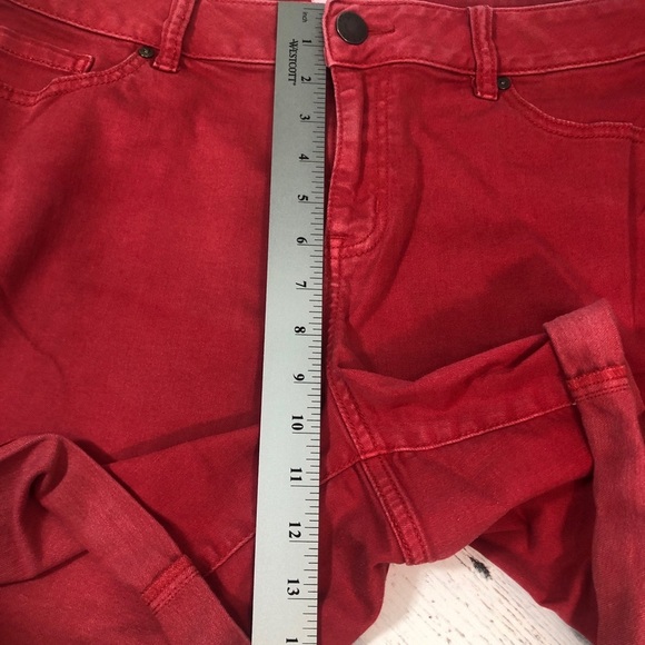 Lane Bryant Essential Stretch Mid-Rise Cuffed Girlfriend Shorts 14 - Picture 7 of 9